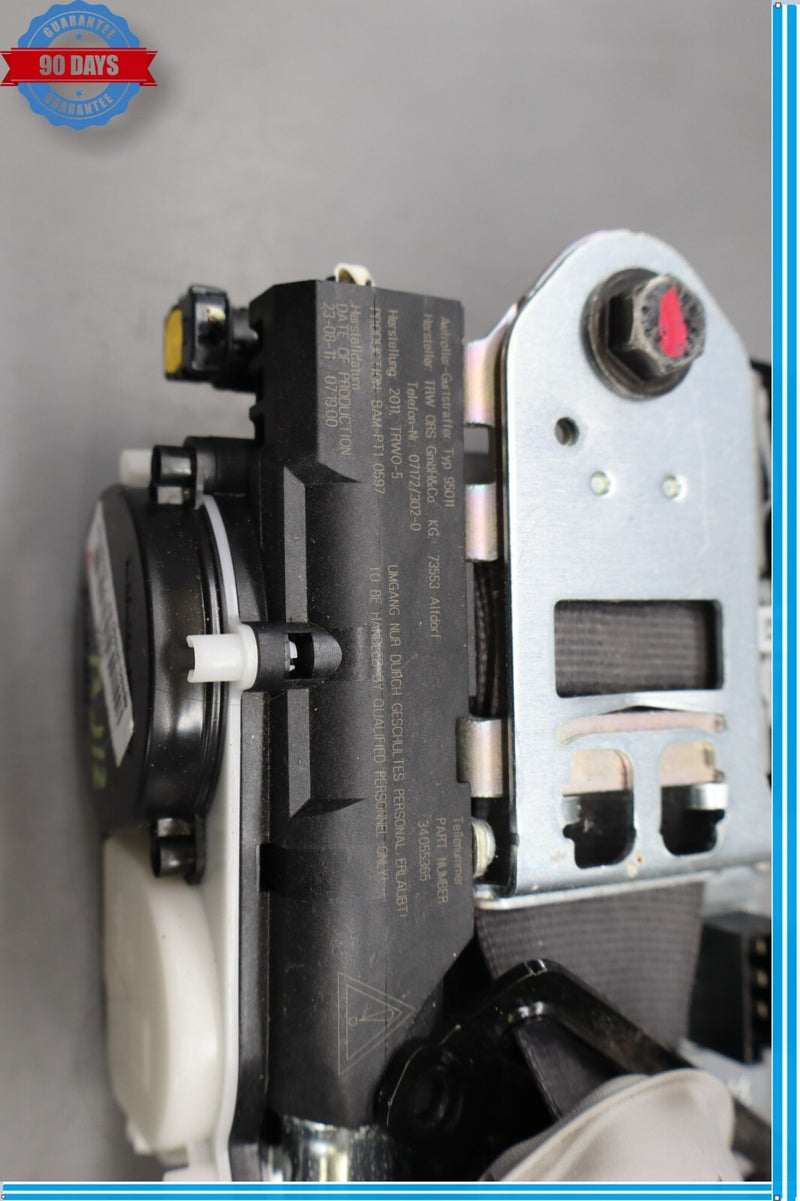 Load image into Gallery viewer, 11-13 Hyundai  Equus SIG Front Right Passenger Side Seat Belt Retractor Oem
