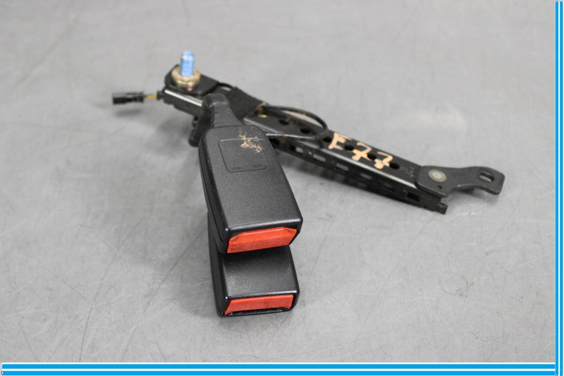 Load image into Gallery viewer, 07-13 Mercedes S550 S600 S400 Rear Right Passenger Side Seat Belt Buckle Oem
