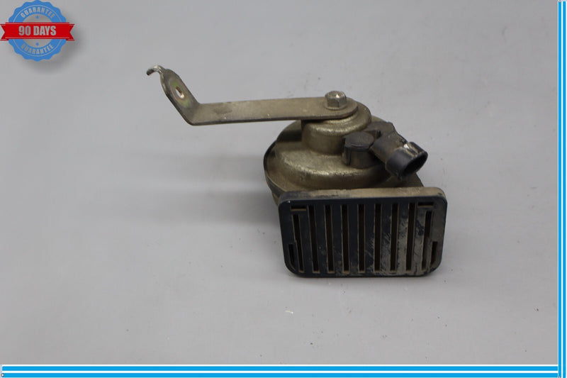 Load image into Gallery viewer, 03-09 Hummer H2 Right Passenger Side High Note Tone Horn Signal Oem
