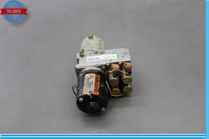 Load image into Gallery viewer, 03-09 Mercedes CLK320 CLK500 W209 Convertible Roof Top Pump Motor Oem
