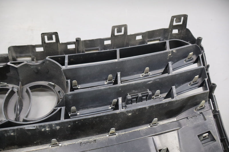 Load image into Gallery viewer, 12-15 Audi A7 Quattro Front Bumper Radiator Center Grille Grill 4G8853651C Oem
