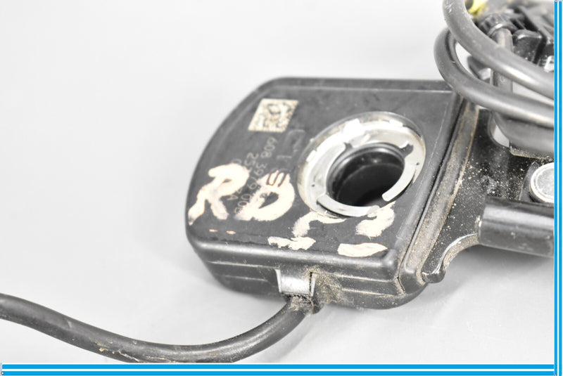 Load image into Gallery viewer, 10-17 Mercedes E550 E350 W207 Front Right Seat Belt Buckle Coupe A2078600269 Oem
