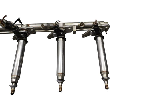 12-18 Mercedes CLS550 W218 Right Side Fuel Injection Rail Line w/ Injectors Oem