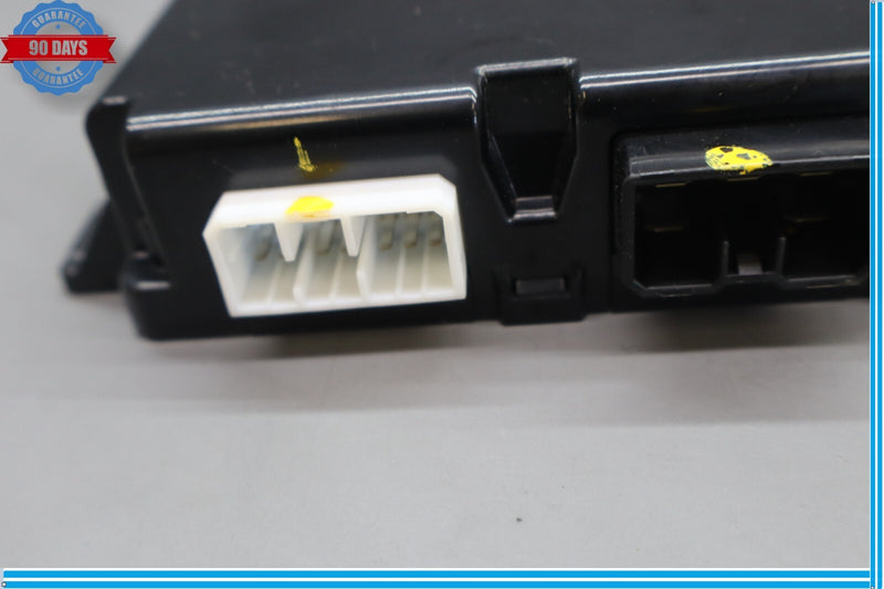 Load image into Gallery viewer, 11-16 Hyundai Equus Front Right Or Left Side Seat Relax Module Unit ECU Oem
