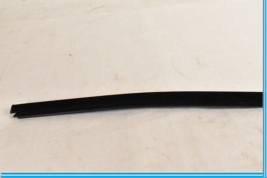 MERCEDES C300 W204 FRONT RIGHT DOOR WINDOW BELT WEATHERSTRIP SEAL OEM 2008-14