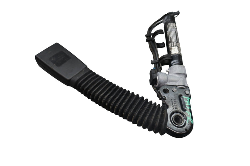 Load image into Gallery viewer, 09-17 BMW 750Li 750Li xDrive Front Right Side Seatbelt Seat Belt Buckle Oem
