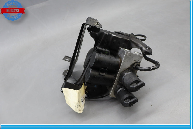 Load image into Gallery viewer, 00-06 Mercedes W215 CL55 S55 AMG Front ABC Hydraulic Valve Block Suspension Pump
