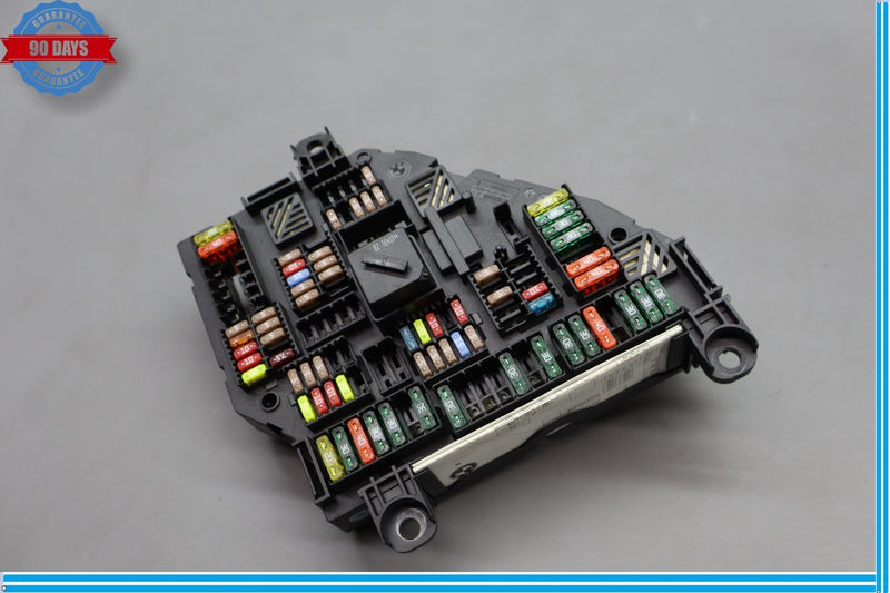 Load image into Gallery viewer, 11-16 BMW 528i 535i 535i GT xDrive Power Distribution Junction Fuse Relay Oem
