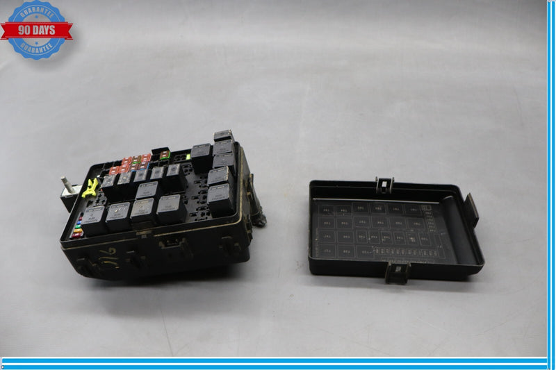 Load image into Gallery viewer, 14-18 Maserati Ghibli M157 Engine Fuse Box Battery Relay Assembly Oem
