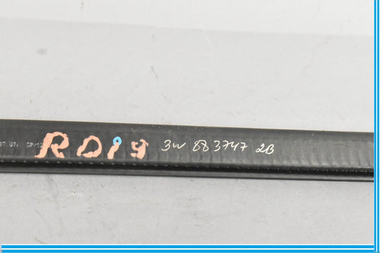 2008 Bentley Continental Front Right Door Inner Glass Rubber Seal 3W8837472B Oem