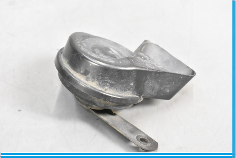 Load image into Gallery viewer, 06-11 Mercedes CLS550 CLS500 W219 High &amp; Low Tone Horn Alarm Signal Oem
