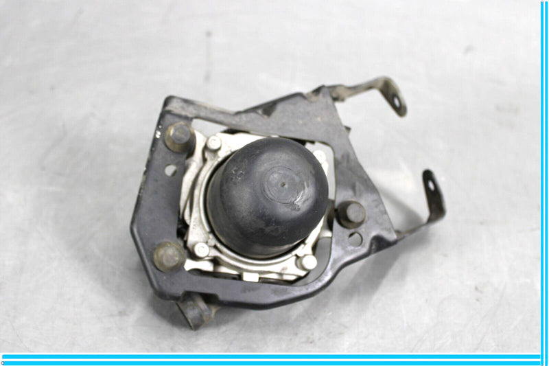 Load image into Gallery viewer, 07-13 BMW 335i 328i Secondary Air Smog Pump W/ Bracket Oem
