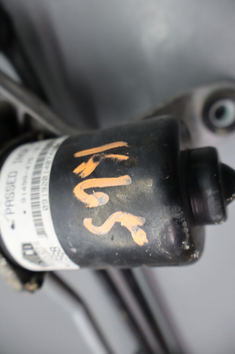 Load image into Gallery viewer, 14-20 Maserati Ghibli M157 Front Windshield Wiper Motor Linkage 670007561 Oem
