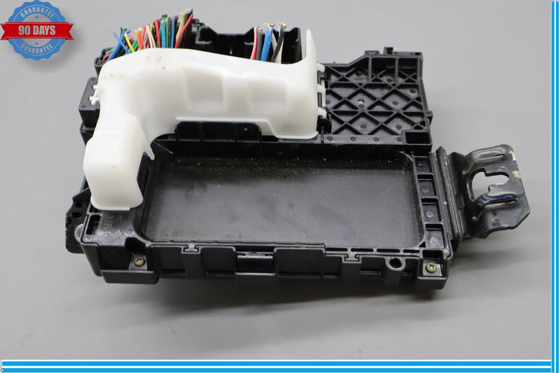 Load image into Gallery viewer, 07-17 Lexus LS460 Engine Room Junction Fuse Relay Black 82720-50081 Oem
