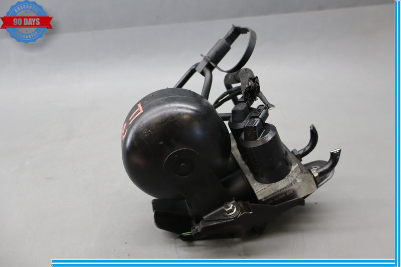 Load image into Gallery viewer, 03-06 Mercedes R230 SL500 SL55 AMG Front Hydraulic Suspension Valve Block Oem

