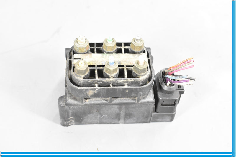 Load image into Gallery viewer, 07-12 Mercedes GL450 GL550 X164 Air Suspension Valve Block A2513200058 Oem
