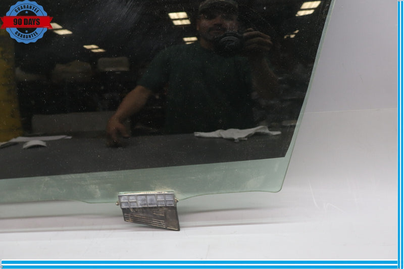 Load image into Gallery viewer, 15-16 Hyundai Genesis Front Left Driver Side Door Window Auto Glass Oem
