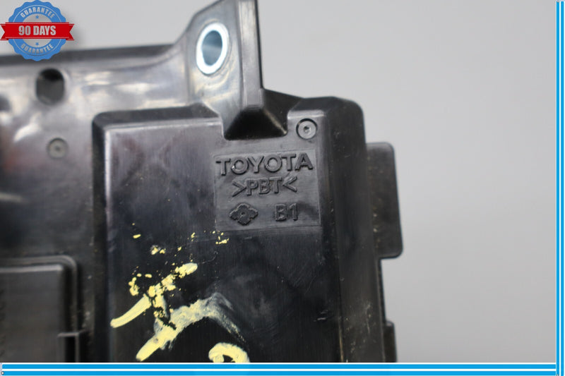 Load image into Gallery viewer, 07-17 Lexus LS460 Engine Room Junction Fuse Relay Black 82720-50081 Oem
