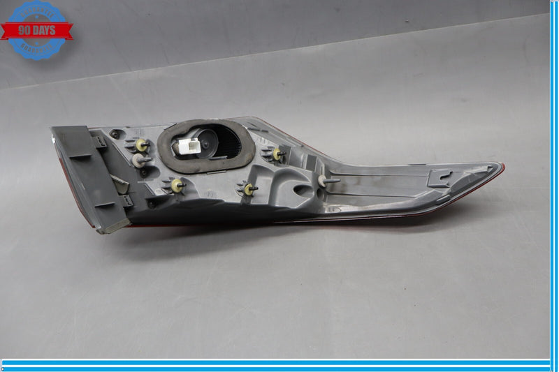 Load image into Gallery viewer, 15-17 Hyundai Genesis G80 Rear Right Side Outer Tail Light Lamp Assembly Oem
