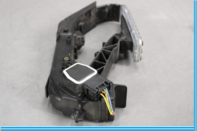 Load image into Gallery viewer, 06-09 Mercedes R230 SL550 SL500 Gas Accelerator Pedal Assembly Oem
