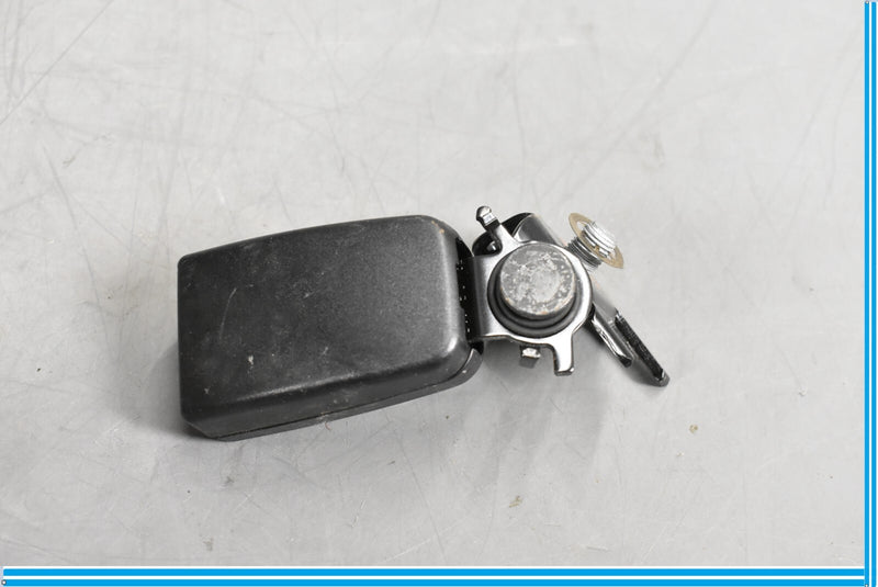 Load image into Gallery viewer, 12-18 Mercedes CLS550 W218 Rear Left Driver Side Seat Belt Buckle Oem
