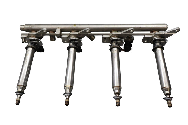 Load image into Gallery viewer, 12-18 Mercedes CLS550 W218 Right Side Fuel Injection Rail Line w/ Injectors Oem
