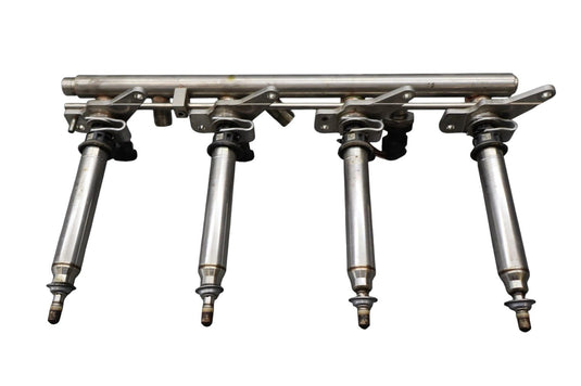 12-18 Mercedes CLS550 W218 Right Side Fuel Injection Rail Line w/ Injectors Oem