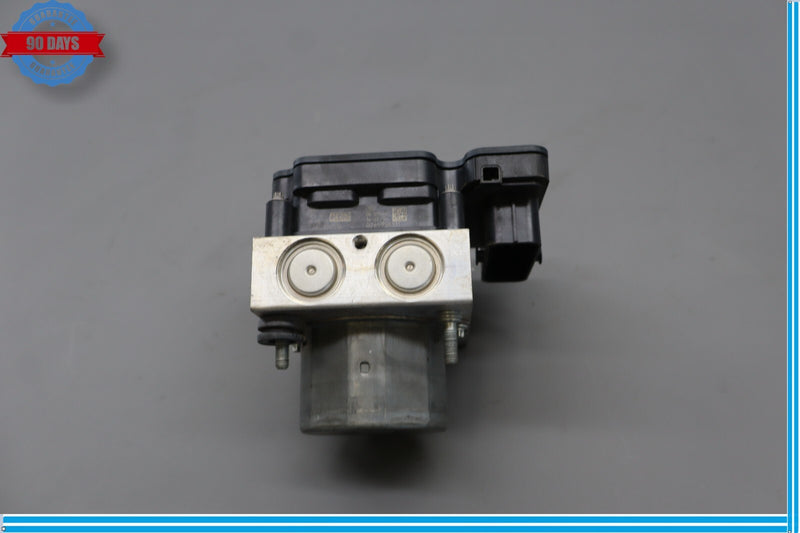 Load image into Gallery viewer, 14-16 Maserati Ghibli M157 Quattroporte ABS Anti Lock Brake Pump Module Oem

