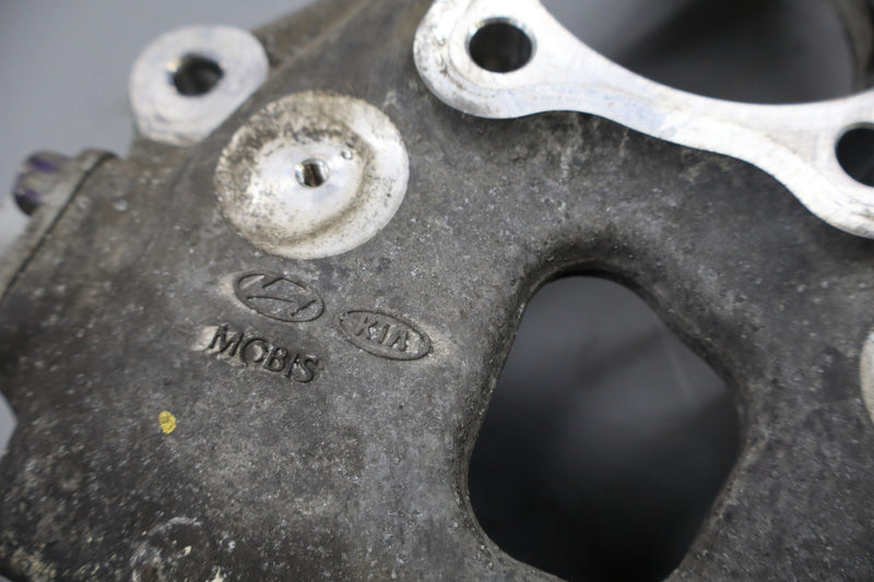 Load image into Gallery viewer, 15-20 Hyundai Genesis G80 Front Right Passenger Side Spindle Knuckle Hub Oem
