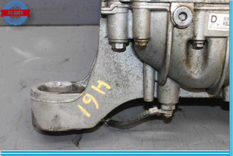 Load image into Gallery viewer, 11-16 Volkswagen Touareg VW Rear Differential Axle Carrier Diff Assembly Oem
