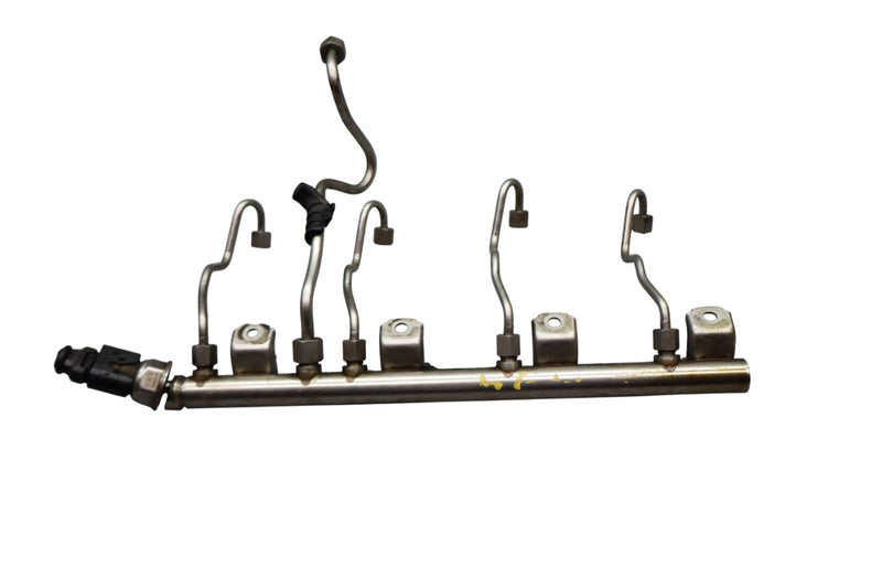 Load image into Gallery viewer, 08-17 BMW 740i 740Li 750i High Pressure Fuel Injection Injector Rail Tube Oem
