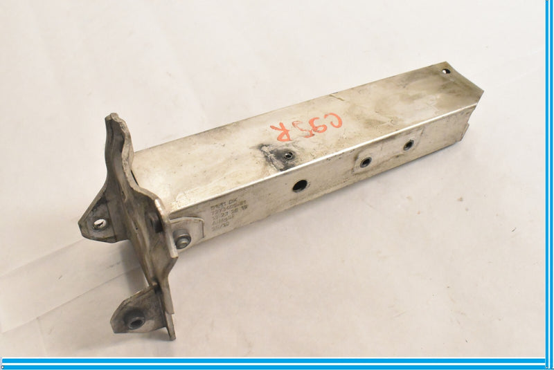 Load image into Gallery viewer, BMW RIGHT FRONT CARRIER ADAPTER PLATE F01 F07 F06 5 6 7 SERIES 7186514 09-2015
