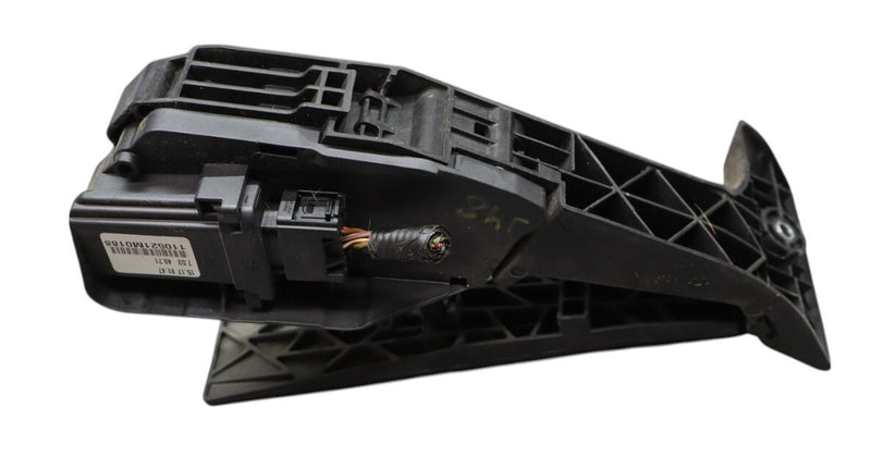 Load image into Gallery viewer, 11-16 Hyundai Equus Front Accelerator Throttle Gas Pedal Black Oem
