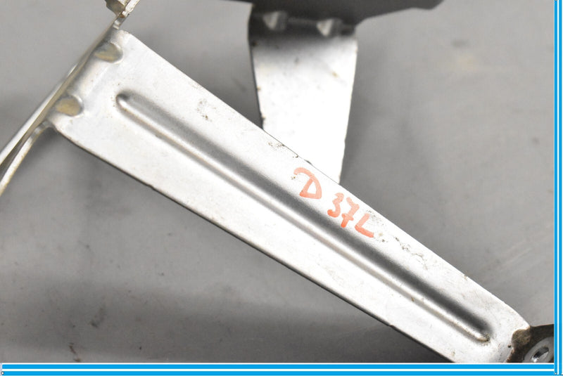 Load image into Gallery viewer, PORSCHE CAYENNE FRONT LEFT DRIVER SIDE MOUNT SUPPORT BRACKET OEM 2011 - 2018
