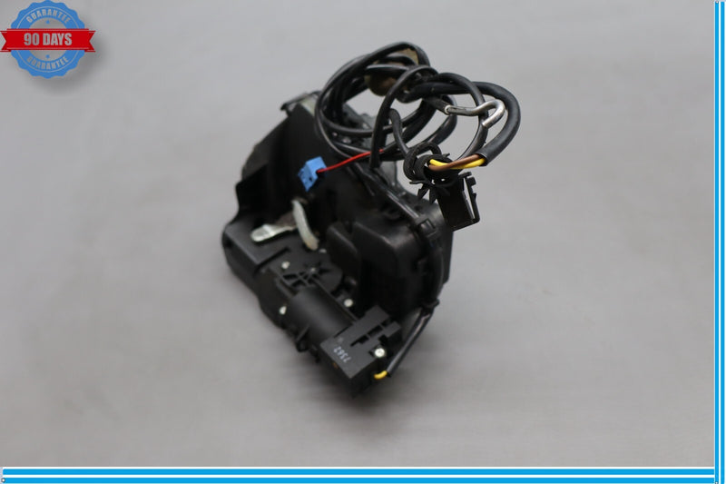 Load image into Gallery viewer, 06-11 Mercedes W219 CLS550 Rear Right Door Lock Latch Actuator Keyless Go Oem
