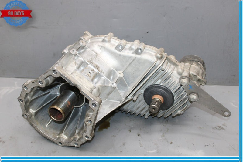 Load image into Gallery viewer, 11-15 Volkswagen VW Hybrid Touareg Transfer Case Self Locking Differential Oem
