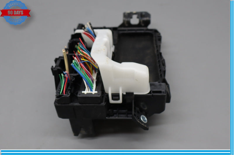 Load image into Gallery viewer, 07-17 Lexus LS460 Engine Room Junction Fuse Relay Black 82720-50081 Oem
