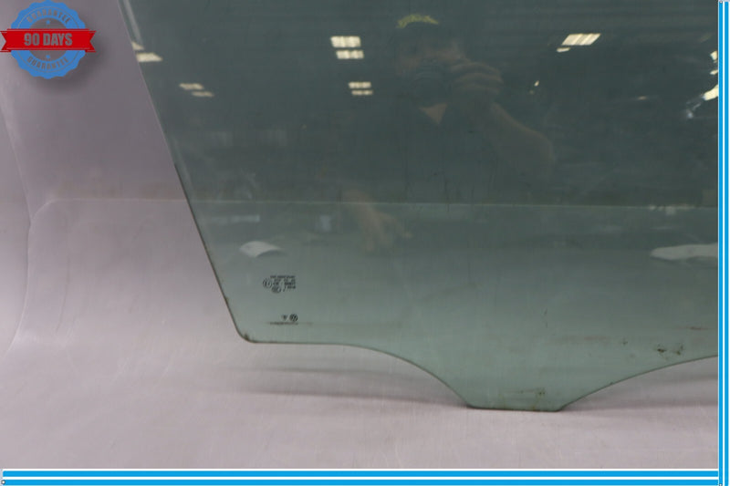 Load image into Gallery viewer, 11-18 Porsche Cayenne 958 Turbo Front Right Passenger Side Door Window Glass Oem
