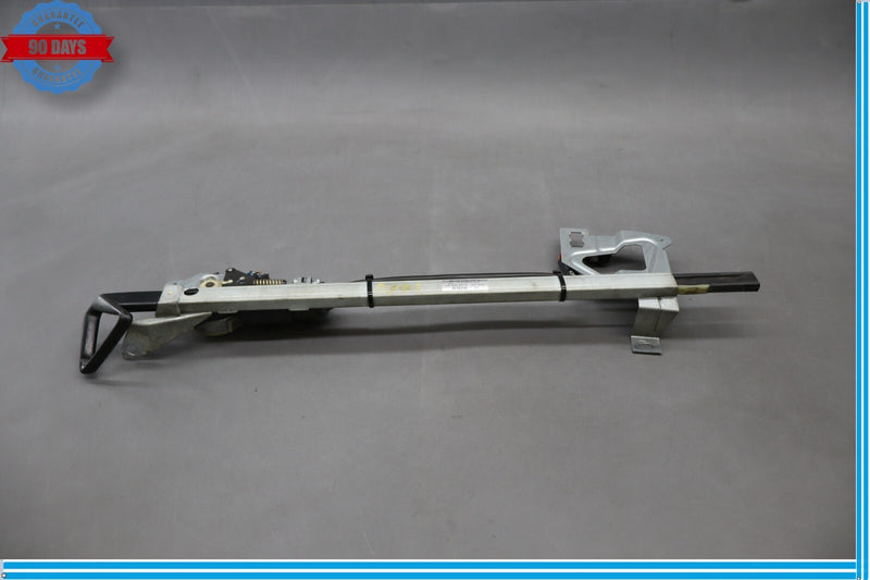 Load image into Gallery viewer, 88-93 Mercedes C124 300CE Left Driver Side Seat Belt Feeder Retainer Oem
