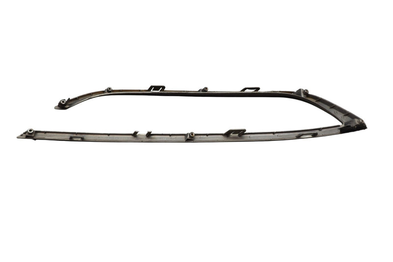 Load image into Gallery viewer, 15-17 Hyundai Genesis Front Right Side Bumper Grille Trim Molding 86564B1000 Oem
