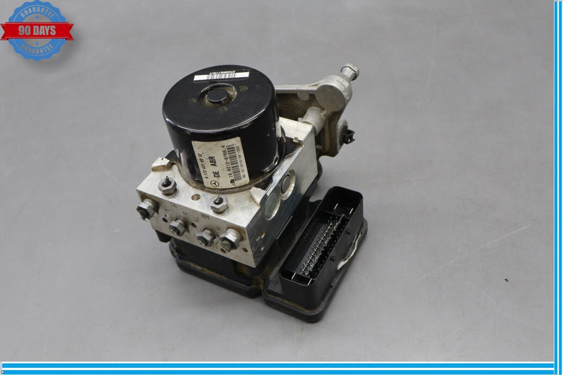 Load image into Gallery viewer, 12-15 Mercedes W204 C250 ABS Anti Brake Pump Control Module Unit 1729011102 Oem
