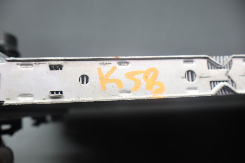Load image into Gallery viewer, 08-17 LR Range Rover Evoque L538 Engine Cooling Radiator Assembly 6G918005FD Oem
