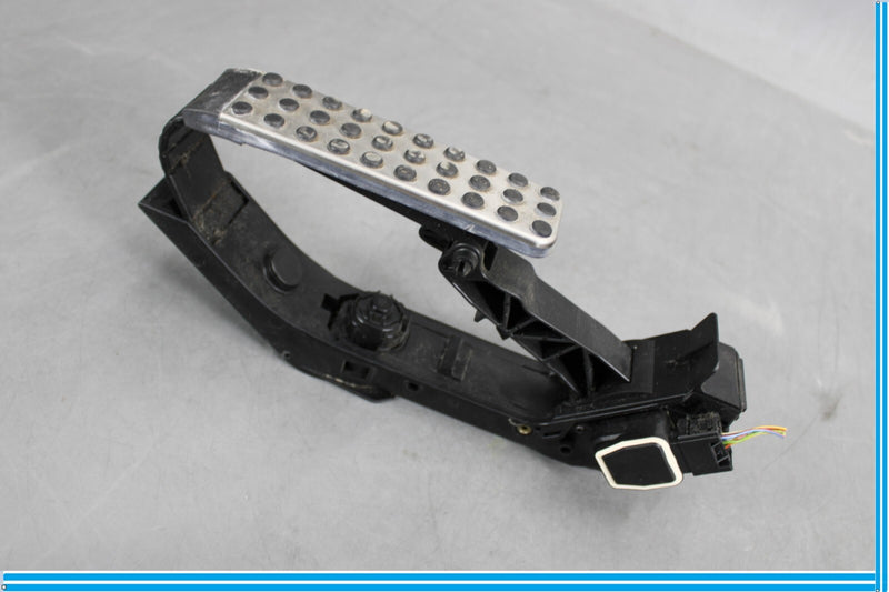 Load image into Gallery viewer, 06-09 Mercedes R230 SL550 SL500 Gas Accelerator Pedal Assembly Oem
