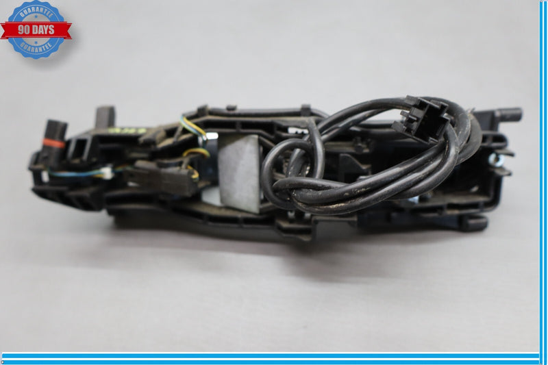 Load image into Gallery viewer, 06-11 Mercedes W219 CLS550 CLS55 Front Right Exterior Door Handle Keyless Go Oem
