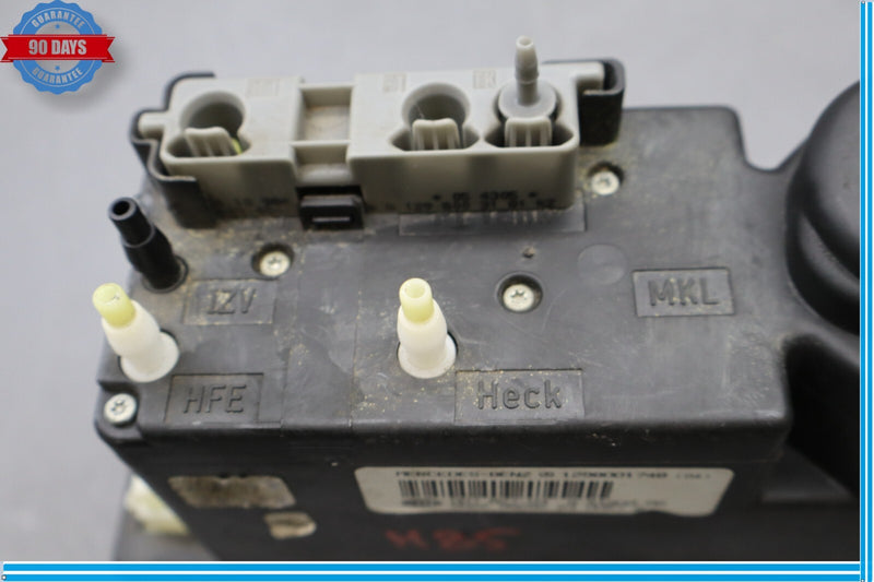 Load image into Gallery viewer, 98-02 Mercedes  R129 SL500 Central Door Locking Vacuum Pump 1298001748 Oem
