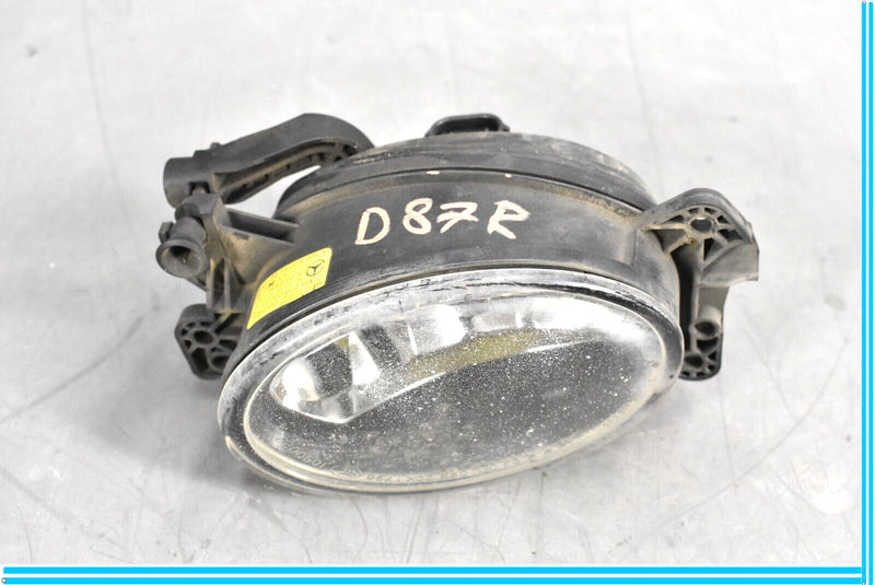Load image into Gallery viewer, 06-09 Mercedes CLS550 W219 Front Right Side Foglight Fog Light Lamp Oem
